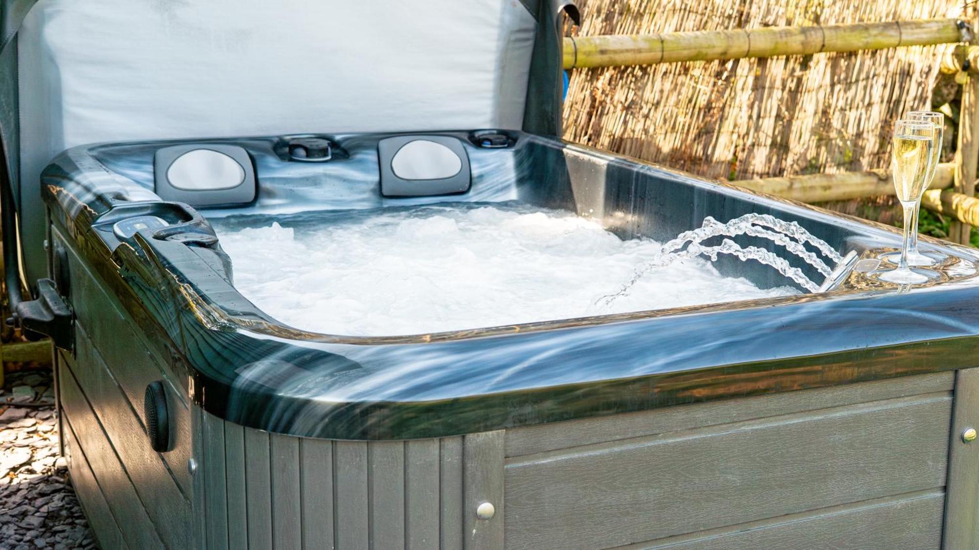 Lavender Retreat With Private Hot Tub Guest House Upper Hulme Екстериор снимка